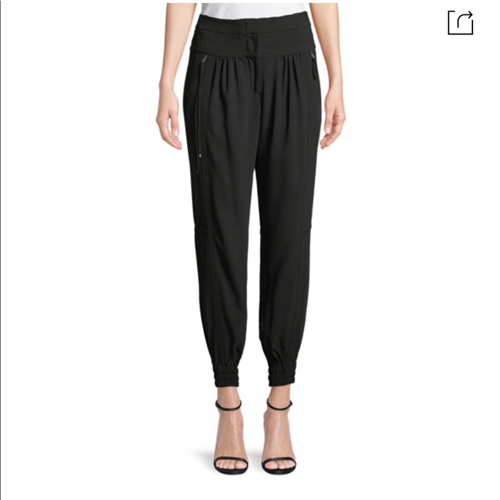 Halston heritage crepe black jogger pant size 4